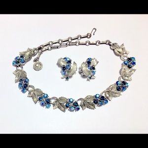REDUCED PRICE Gorgeous Vintage Lisner Necklace Earrings-Firm